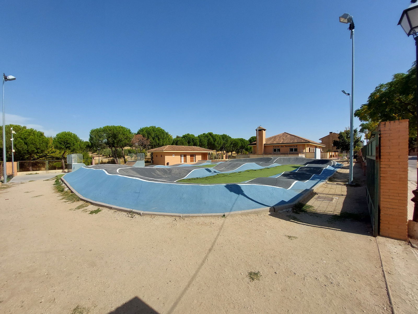 Serranillos del Valle skatepark